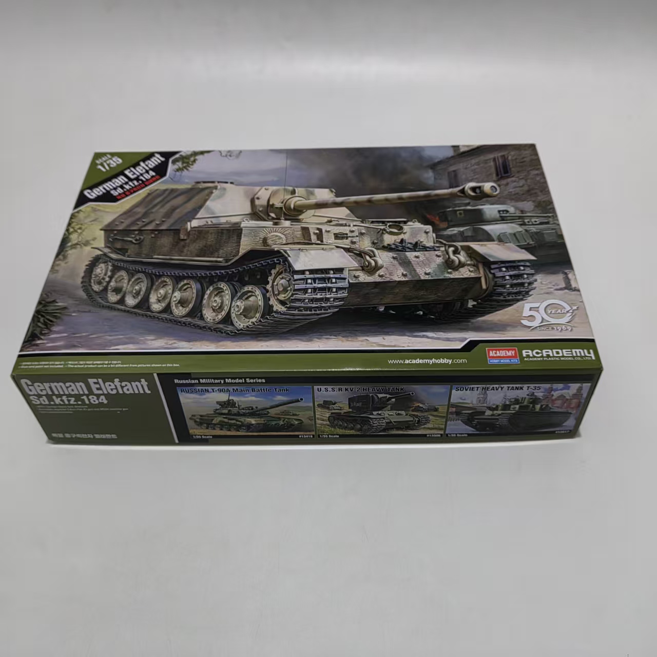 AC13537 ACADEMY 1/35  Elefant  - đánh giá và giá Model Kit Academy